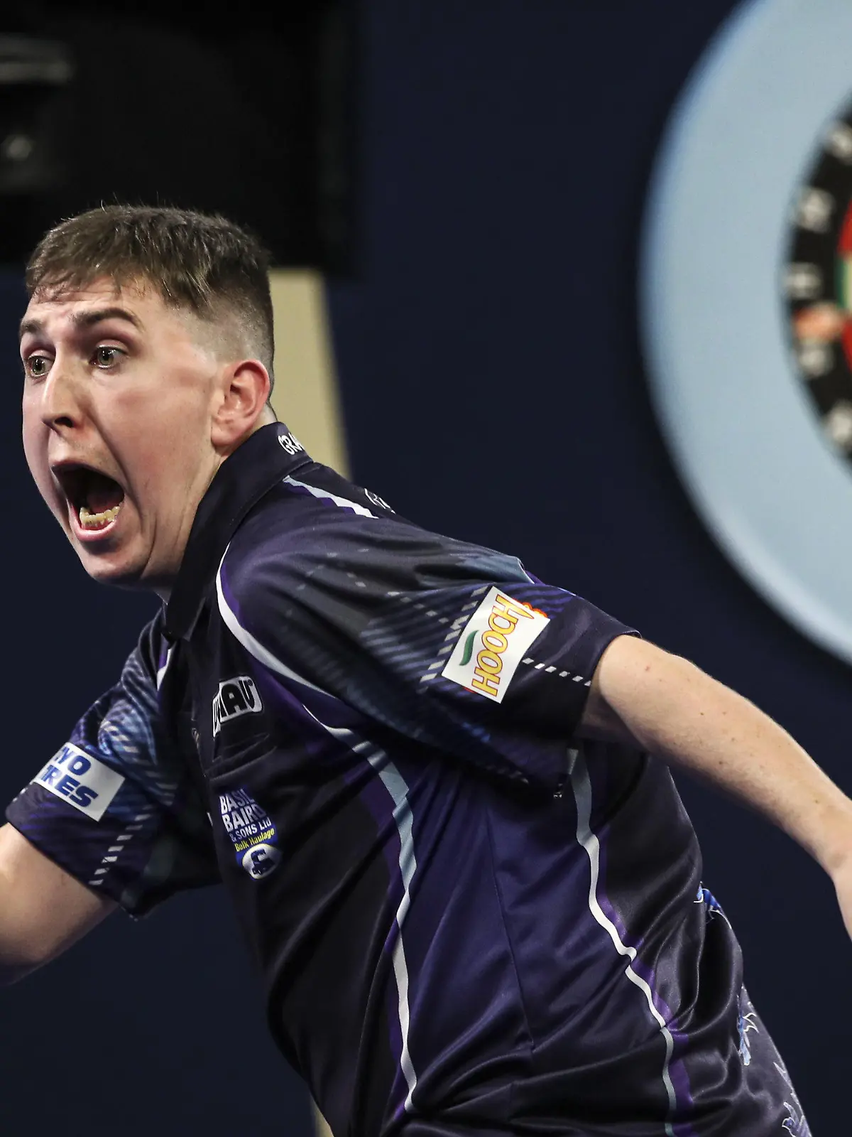 dpatopbilder - 17.12.2021, Großbritannien, London: Darts: WM, 1. Runde, Brooks (England) - Borland (Schottland), Alexandra Palace: William Borland jubelt nach seinem Neun-Dart-Finish. Foto: Kieran Cleeves/PA Wire/dpa +++ dpa-Bildfunk +++