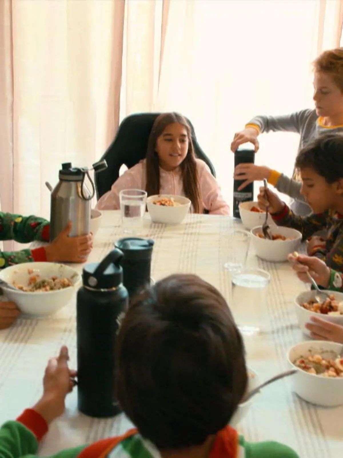 Auf einen Schlag acht Kinder: Nadya Suleman aus den USA wird 2009 als Octomom berühmt: sie bekommt damals die ersten überlebenden Achtlinge der Welt! Um ihre Familie über die Runden zu bringen, geht sie an die Öffentlichkeit. Zuletzt war es dann eher still um die Familie geworden – jetzt haben wir Nadya und ihre Kinder in den USA besucht.