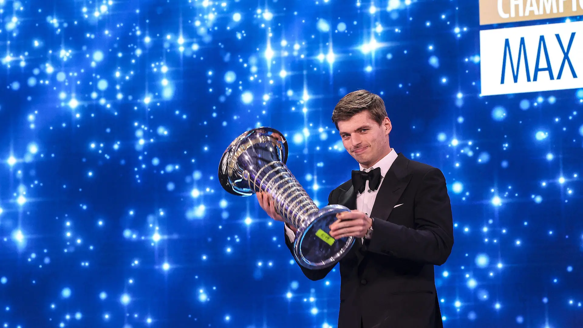 Sport Bilder des Tages Verstappen Max nld, Winner of the FIA Formula One World Championship, WM, Weltmeisterschaft for Drivers, portrait during the 2021 FIA Prize Giving Ceremony, at the Carrousel du Louvre, on December 16 in Paris, France - AUTO - FIA PRIZE GIVING CEREMONY 2021 DPPI/Panoramic PUBLICATIONxNOTxINxFRAxITAxBEL 1R6_1660
