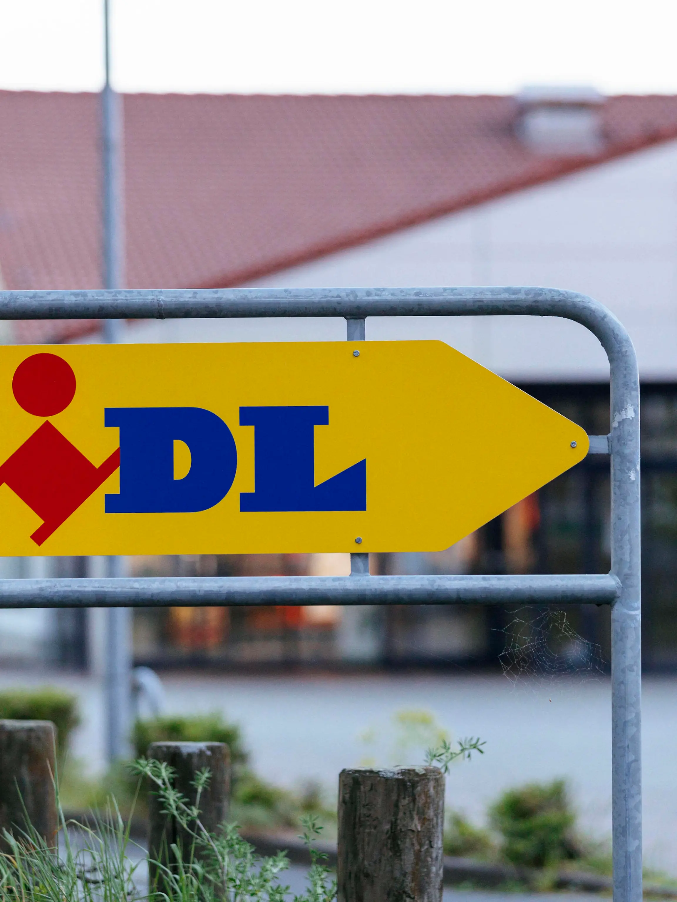 Lidl-Filiale in Deutz gesehen von der Straße aus. Köln, 13.05.2020 *** Lidl branch in Deutz seen from the street from Cologne, 13 05 2020 Foto:xC.xHardtx/xFuturexImage