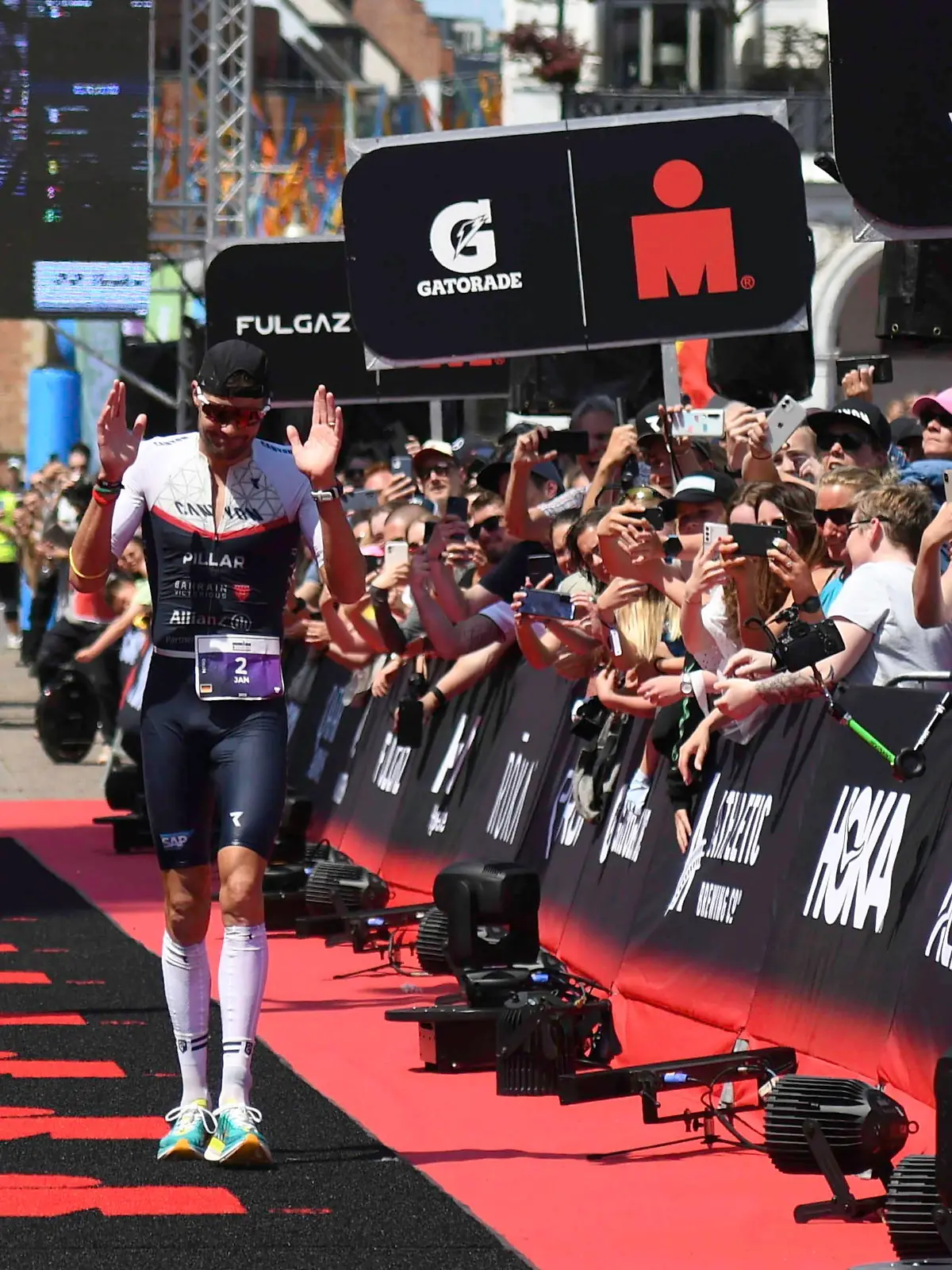 GER Ironman Europameisterschaft Hamburg / 04.06.2023, GER Ironman Europameisterschaft Hamburg, Innenstadt Hamburg, im Bild Profimaenner am Ziel Jan Frodeno GER laeuft ins Ziel *** GER Ironman European Championship Hamburg 04 06 2023, GER Ironman European Championship Hamburg, city center Hamburg, in the picture pro men at the finish line Jan Frodeno GER runs to the finish line nordphotoxGmbH/xWitke nph00002