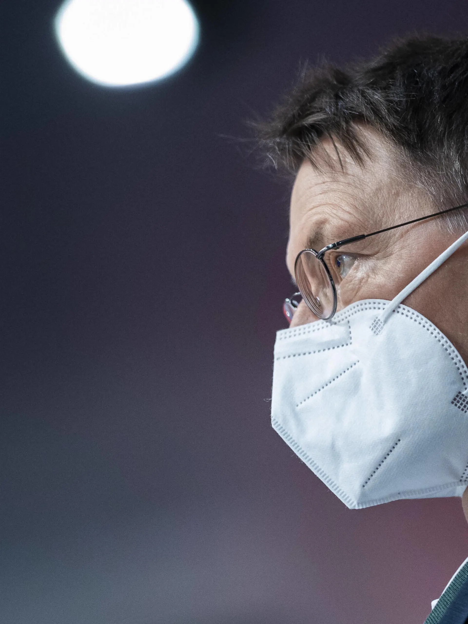 Karl Lauterbach, Bundesminister fuer Gesundheit, aufgenommen im Rahmen des SPD-Bundesparteitages in Berlin, 11.12.2021. Bei diesem Parteitag drei Tage nach der Vereidigung der neuen Bundesregierung sucht die SPD einen neuen Bundesvorsitzenden, der den scheidenden Vorsitzenden Norbert Walter-Borjans im Amt ersetzt. Berlin Deutschland *** Karl Lauterbach, Federal Minister of Health, recorded at the SPD federal party convention in Berlin, 11 12 2021 At this party convention three days after the new federal government was sworn in, the SPD is looking for a new federal leader to replace outgoing leader Norbert Walter Borjans in office Berlin Germany Copyright: xFlorianxGaertner/photothek.dex 