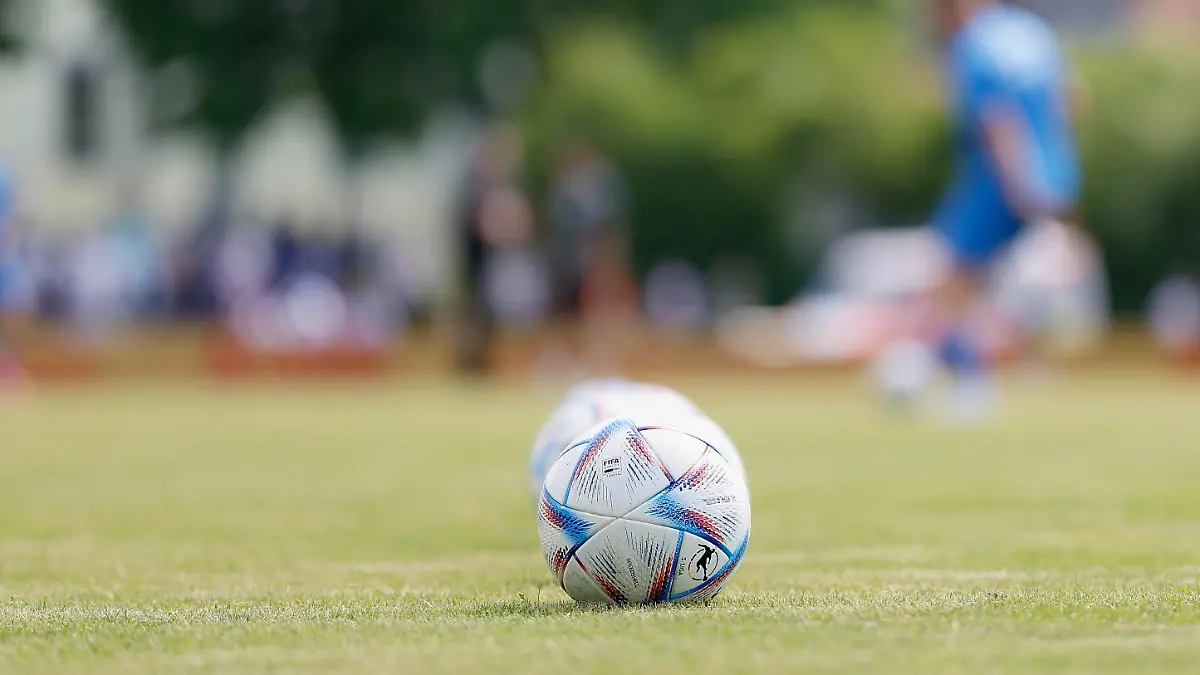 Finaltag der Amateure, Ball, Symbolbild, 03.06.2023, Fussball, Bayerische Toto-Poka, Finale, FV Illertissen - FC Ingolstadt 04, GER, Illertissen, Stadion, DFL REGULATIONS PROHIBIT ANY USE OF PHOTOGRAPHS AS IMAGE SEQUENCES AND/OR QUASI-VIDEO.