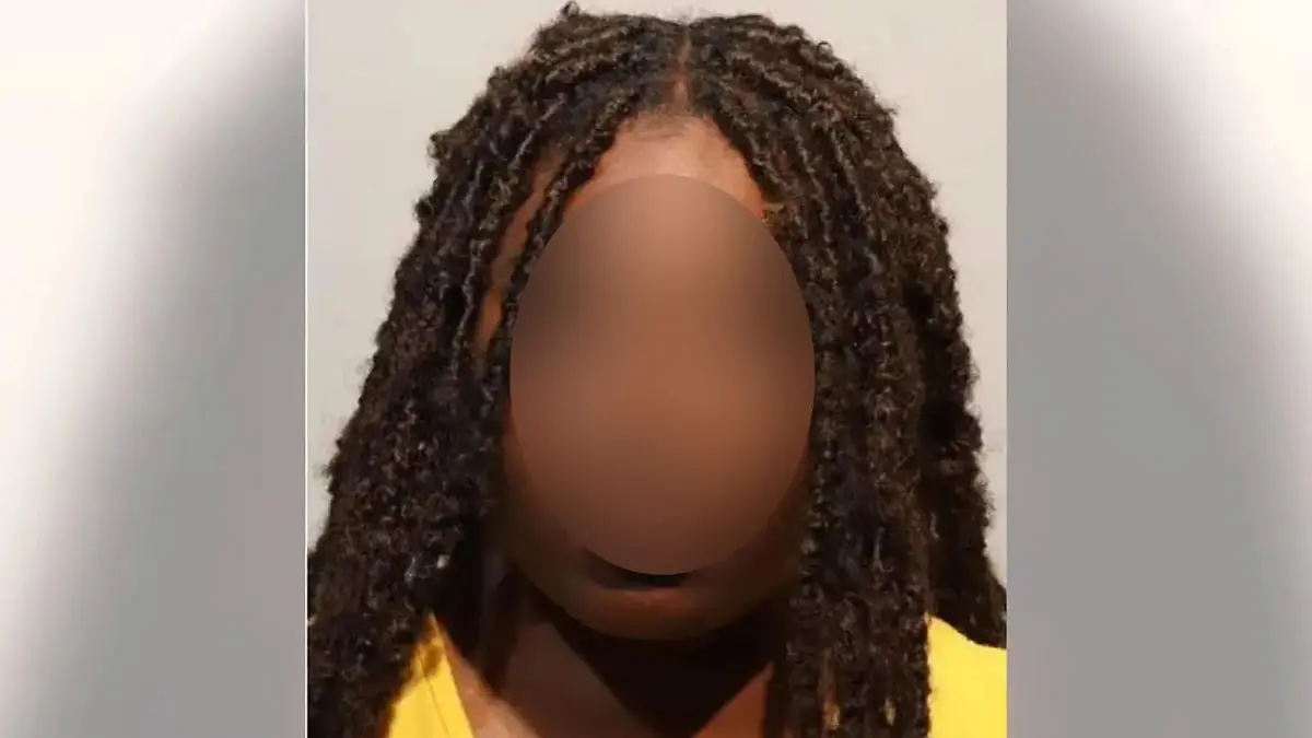 Alicia M. soll ihre Kinder im Auto gelassen haben, während sie in einem Einkaufszentrum in Orlando  Ladendiebstahl begann.