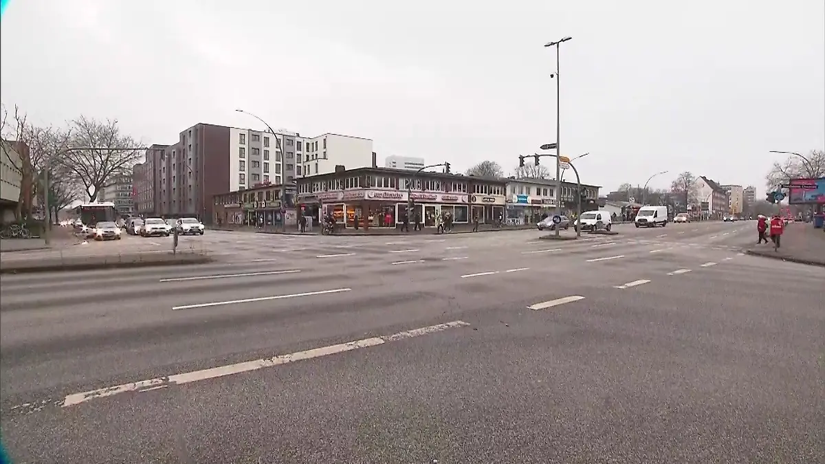 An dieser Kreuzung in Hamburg-Wandsbek passierte im Oktober 2020 der tödliche Verkehrsunfall.