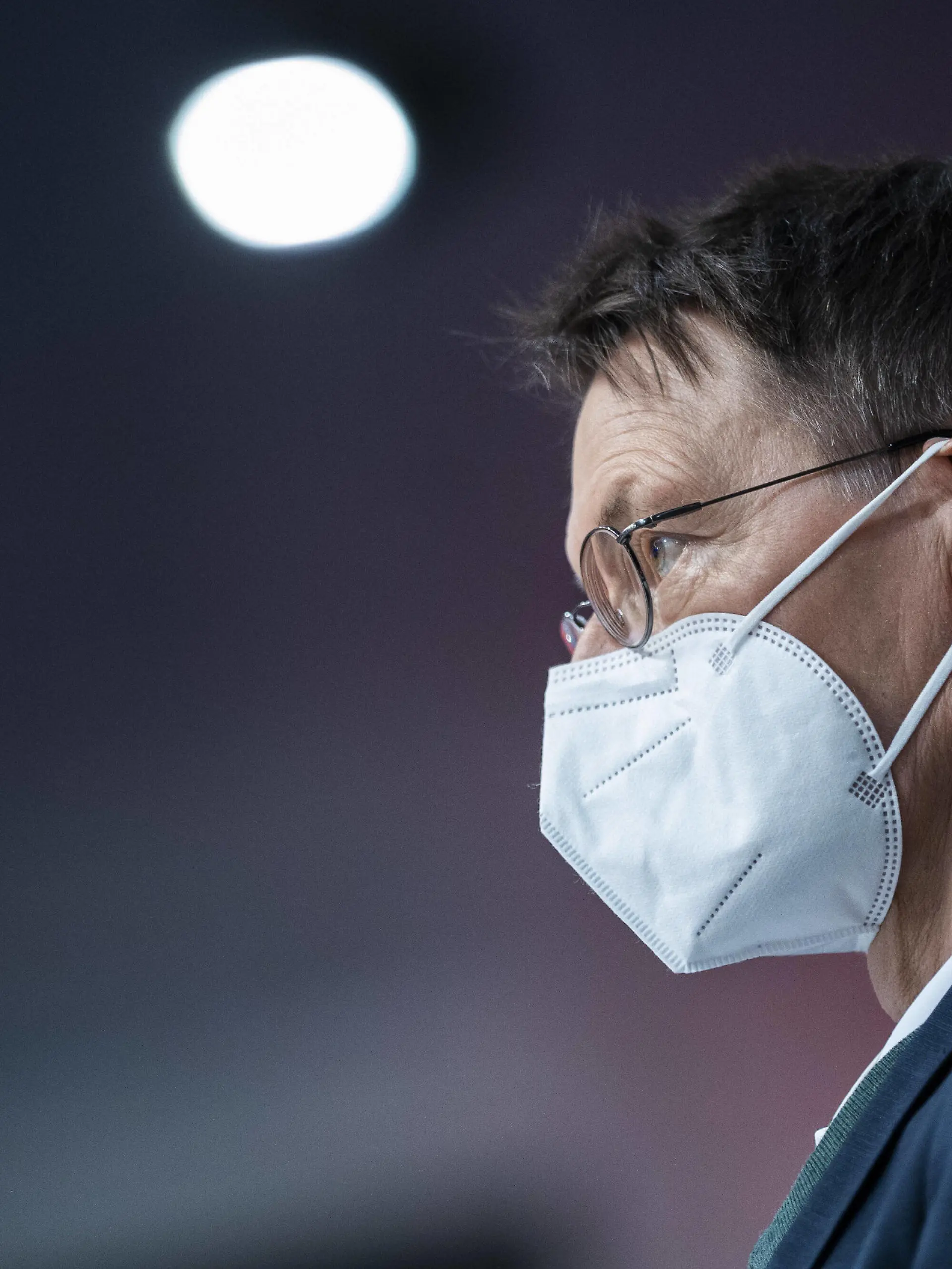 Karl Lauterbach, Bundesminister fuer Gesundheit, aufgenommen im Rahmen des SPD-Bundesparteitages in Berlin, 11.12.2021. Bei diesem Parteitag drei Tage nach der Vereidigung der neuen Bundesregierung sucht die SPD einen neuen Bundesvorsitzenden, der den scheidenden Vorsitzenden Norbert Walter-Borjans im Amt ersetzt. Berlin Deutschland *** Karl Lauterbach, Federal Minister of Health, recorded at the SPD federal party convention in Berlin, 11 12 2021 At this party convention three days after the new federal government was sworn in, the SPD is looking for a new federal leader to replace outgoing leader Norbert Walter Borjans in office Berlin Germany Copyright: xFlorianxGaertner/photothek.dex 