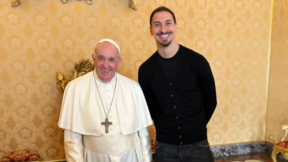 Beste Stimmung zwischen dem Papst und Ibrahimovic.