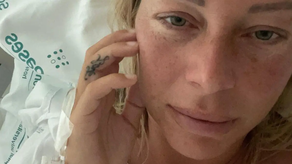 Der Kampf gegen den Krebs bei Influencerin Julia Holz hat begonnen.