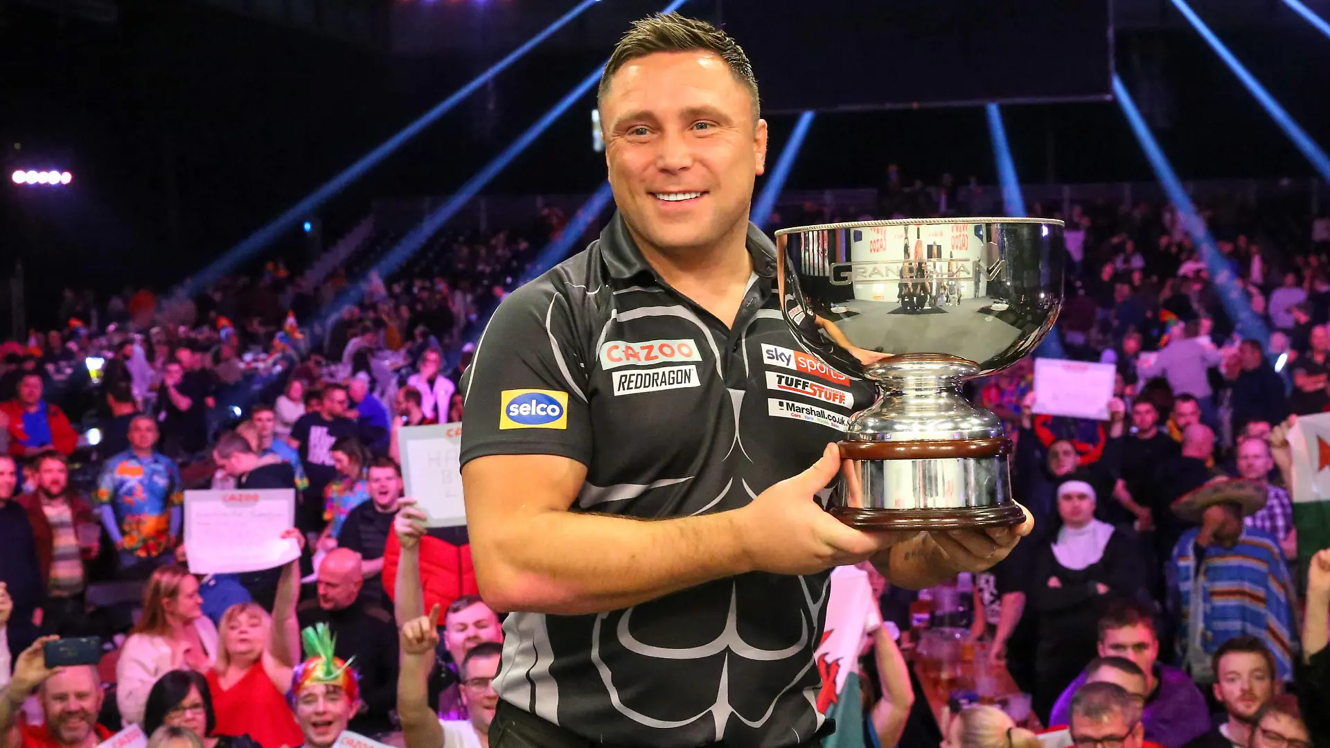  Darts Finals Night Grand Slam of Darts 2021 Gerwyn Price wins the 2021 Grand Slam of Darts during the Grand Slam of Darts 2021 finals night at Aldersley Leisure Village, Wolverhampton, United Kingdom on 21 November 2021. Editorial use only PUBLICATIONxNOTxINxUK , Copyright: xShanexHealeyx PSI-14033-0054