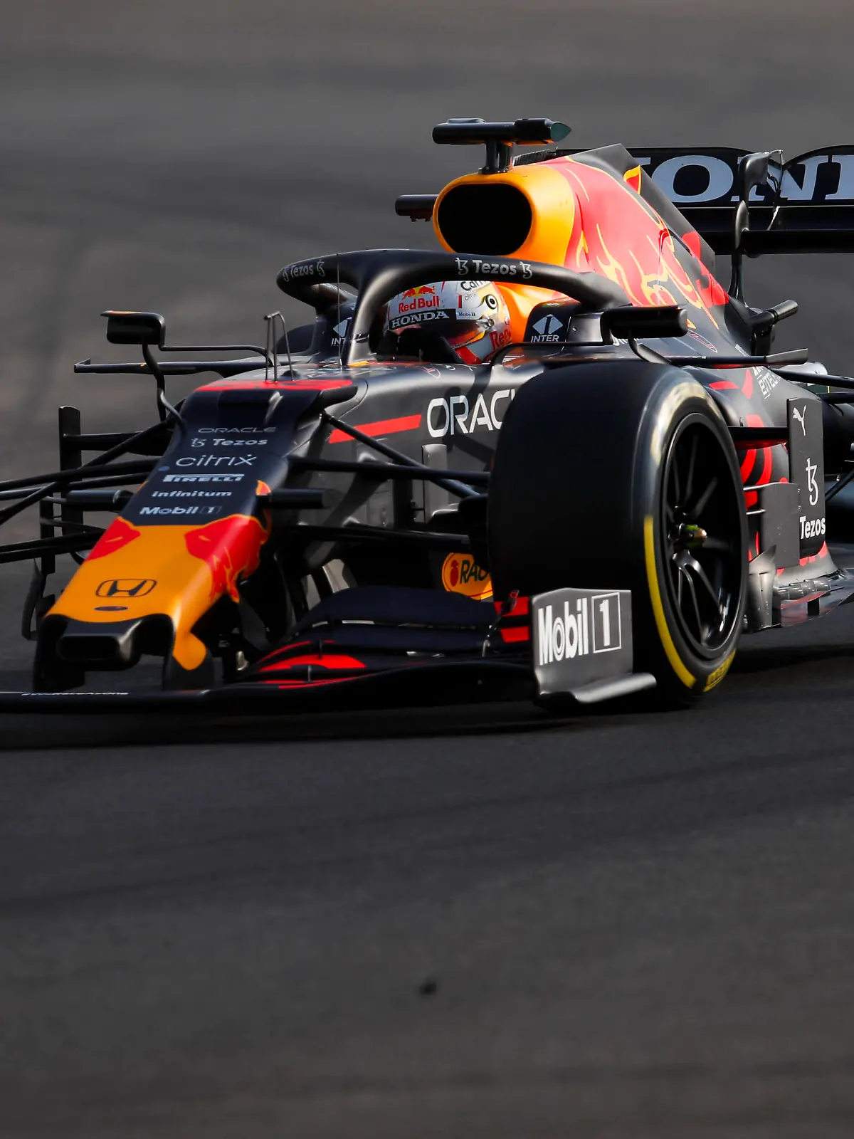 Formula 1 2021: Abu Dhabi November testing YAS MARINA CIRCUIT, UNITED ARAB EMIRATES - DECEMBER 14: Max Verstappen, Red Bull Racing RB16B during the Abu Dhabi November testing at Yas Marina Circuit on Tuesday December 14, 2021 in Abu Dhabi, United Arab Emirates. Photo by Zak Mauger / LAT Images Images PUBLICATIONxINxGERxSUIxAUTxHUNxONLY TE2103_123218_54I0503 