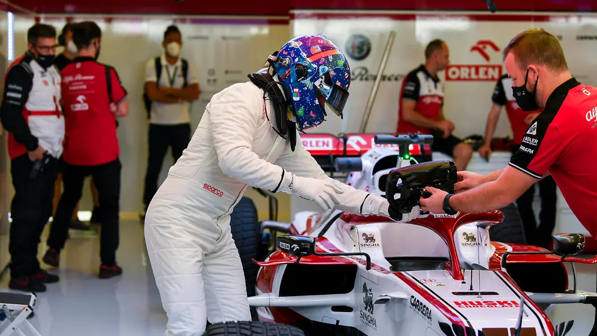 Formula 1 2021: Abu Dhabi November testing YAS MARINA CIRCUIT, UNITED ARAB EMIRATES - DECEMBER 14: Valtteri Bottas, Alfa Romeo Racing during the Abu Dhabi November testing at Yas Marina Circuit on Tuesday December 14, 2021 in Abu Dhabi, United Arab Emirates. Photo by Mark Sutton / Sutton Images Images PUBLICATIONxINxGERxSUIxAUTxHUNxONLY TE2103_053344MS2_5946