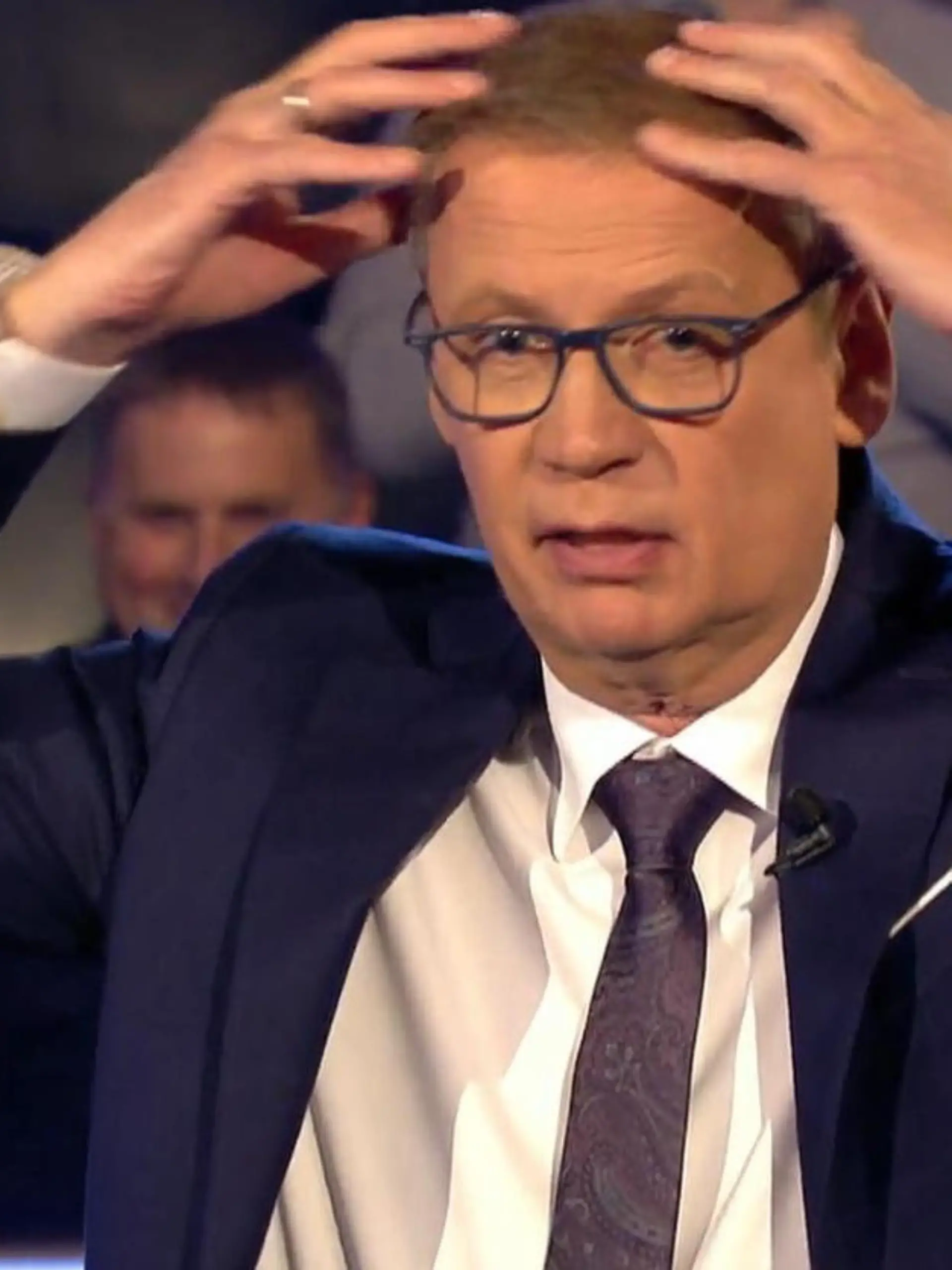Bei seiner Kandidatin Renate Muddemann passiert "Wer wird Millionär?"-Moderator Günther Jauch ein delikater Versprecher