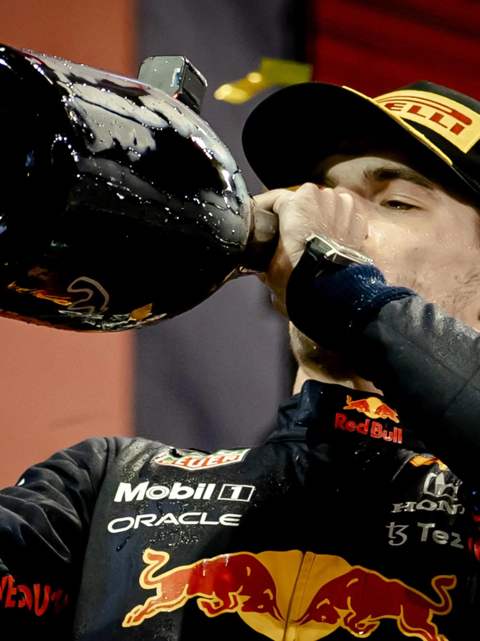 ABU DHABI - Red Bull Racing s Max Verstappen on the podium after winning the Formula 1 World Championship, WM, Weltmeisterschaft after the Abu Dhabi Grand Prix at Yas Marina Circuit on December 12, 2021 in Abu Dhabi, United Arab Emirates. REMKO DE WAAL F1 Grand Prix 2021 xVIxANPxSportx/xxANPxIVx *** ABU DHABI Red Bull Racing s Max Verstappen on the podium after winning the Formula 1 World Championship after the Abu Dhabi Grand Prix at Yas Marina Circuit on December 12, 2021 in Abu Dhabi, United Arab Emirates REMKO DE WAAL F1 Grand Prix 2021 xVIxANPxSportx xxANPxIVx 441988291 