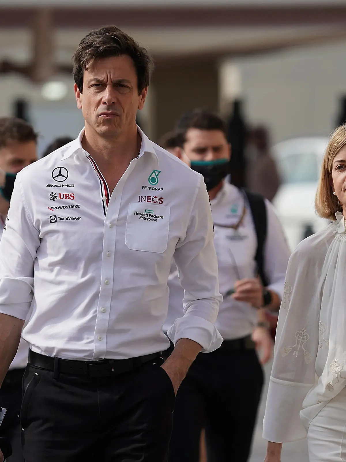  FORMULA 1 ETIHAD AIRWAYS ABU DHABI GRAND PRIX 2021 / 12.12.2021, Yas Marina Circuit, Abu Dhabi, FORMULA 1 ETIHAD AIRWAYS ABU DHABI GRAND PRIX 2021 , im Bild Teamchef und Geschäftsführer Toto Wolff Mercedes-AMG Petronas F1 Team mit Ehefrau Susie Wolff. *** Local Caption *** *** FORMULA 1 ETIHAD AIRWAYS ABU DHABI GRAND PRIX 2021 12 12 2021, Yas Marina Circuit, Abu Dhabi, FORMULA 1 ETIHAD AIRWAYS ABU DHABI GRAND PRIX 2021 , in picture Team Principal and Managing Director Toto Wolff Mercedes AMG Petronas F1 Team with wife Susie Wolff Local Caption HasanxBratic Hasan Bratic