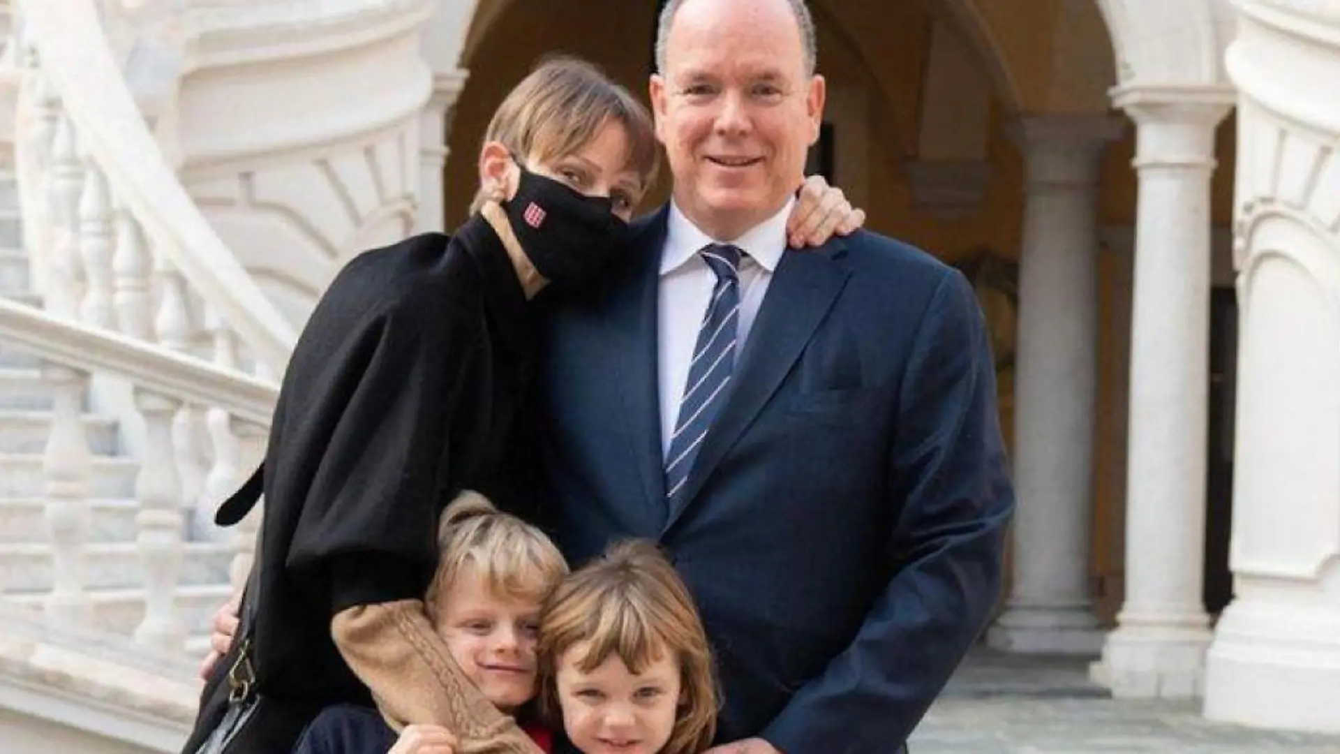 Hat Fürstin Charlène eine misslungene Beauty-OP hinter sich? Spanische Royal-Expertin behauptet:
