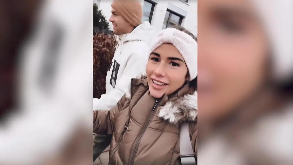 Erster Ausflug mit ihrer Baby-Tochter Solea Sarah und Julian Engels
