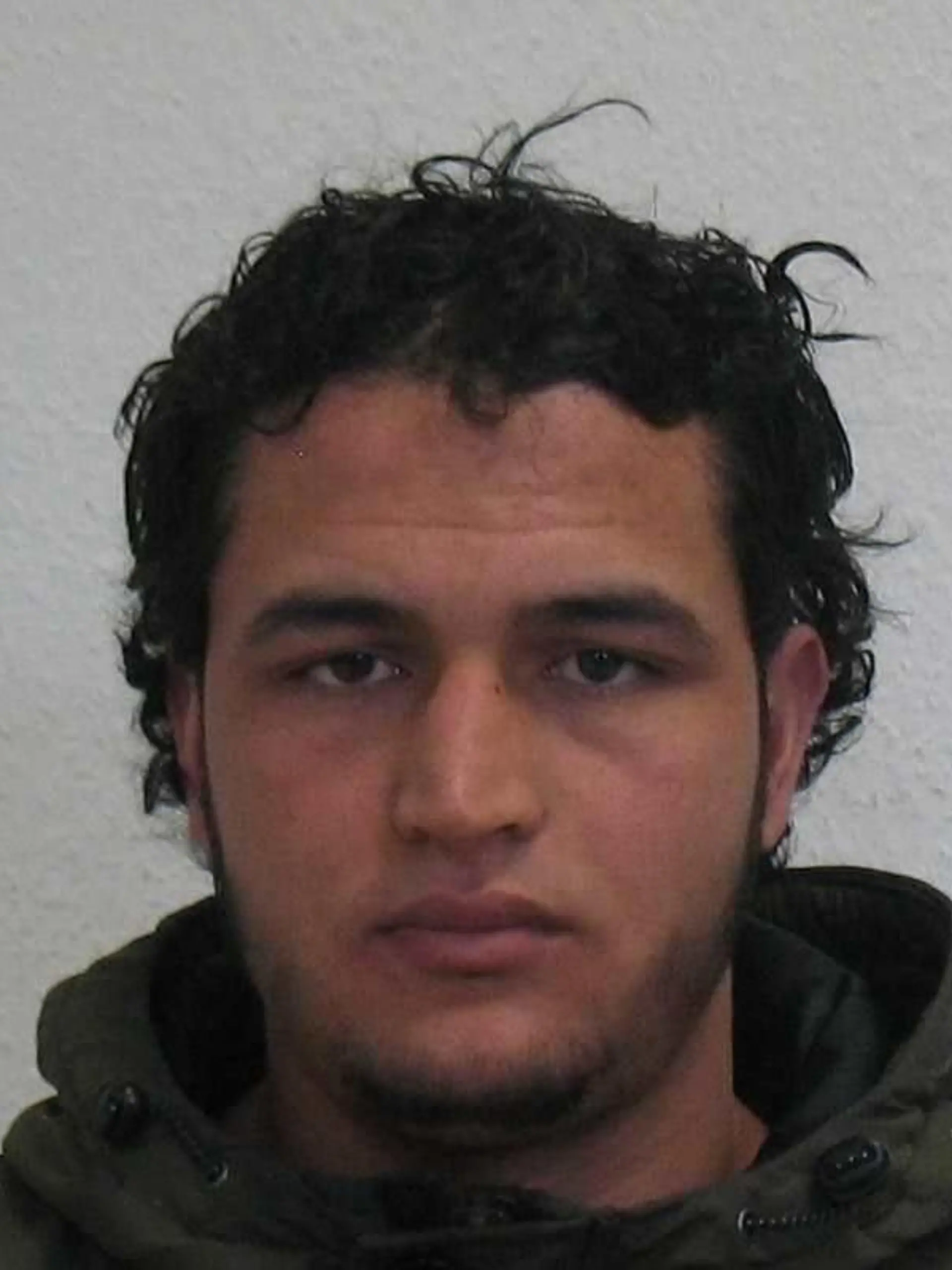  Bilder des Tages Polizei fahndet europaweit nach dem Islamisten Anis Amri aus Tunesien 161221 -- BERLIN, Dec. 21, 2016  -- Photo released on Dec. 21, 2016 and acquired from the website of German Federal Criminal Police Office shows Anis A., suspect of the Christmas market attack. German police is searching nationwide for the suspect after a lorry ploughed into a crowd at a Christmas market in Berlin on Monday night, killing 12 people and injuring many others.  GERMANY-BERLIN-CHRISTMAS MARKET-ATTACK-SUSPECT-SEARCH Xinhua PUBLICATIONxNOTxINxCHN