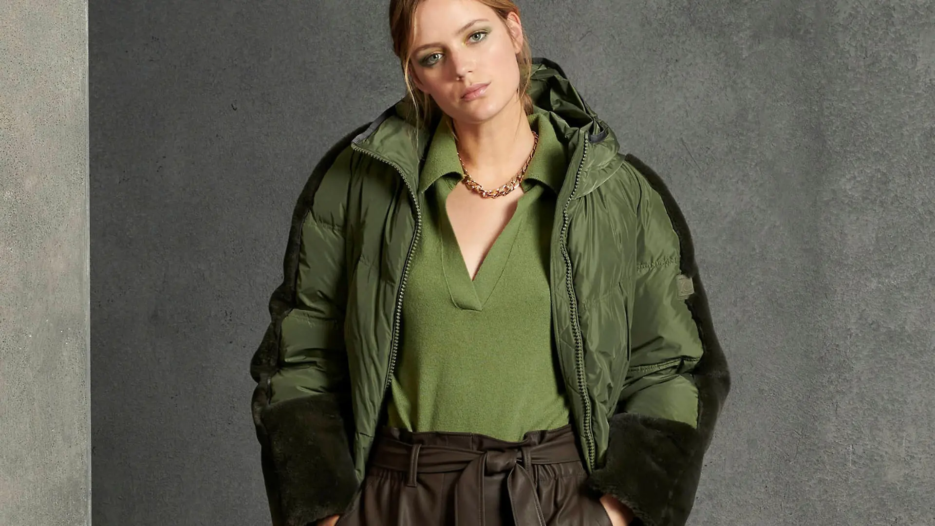 Daunenjacke mit Fake-Fur-Patch von Luisa Cerano