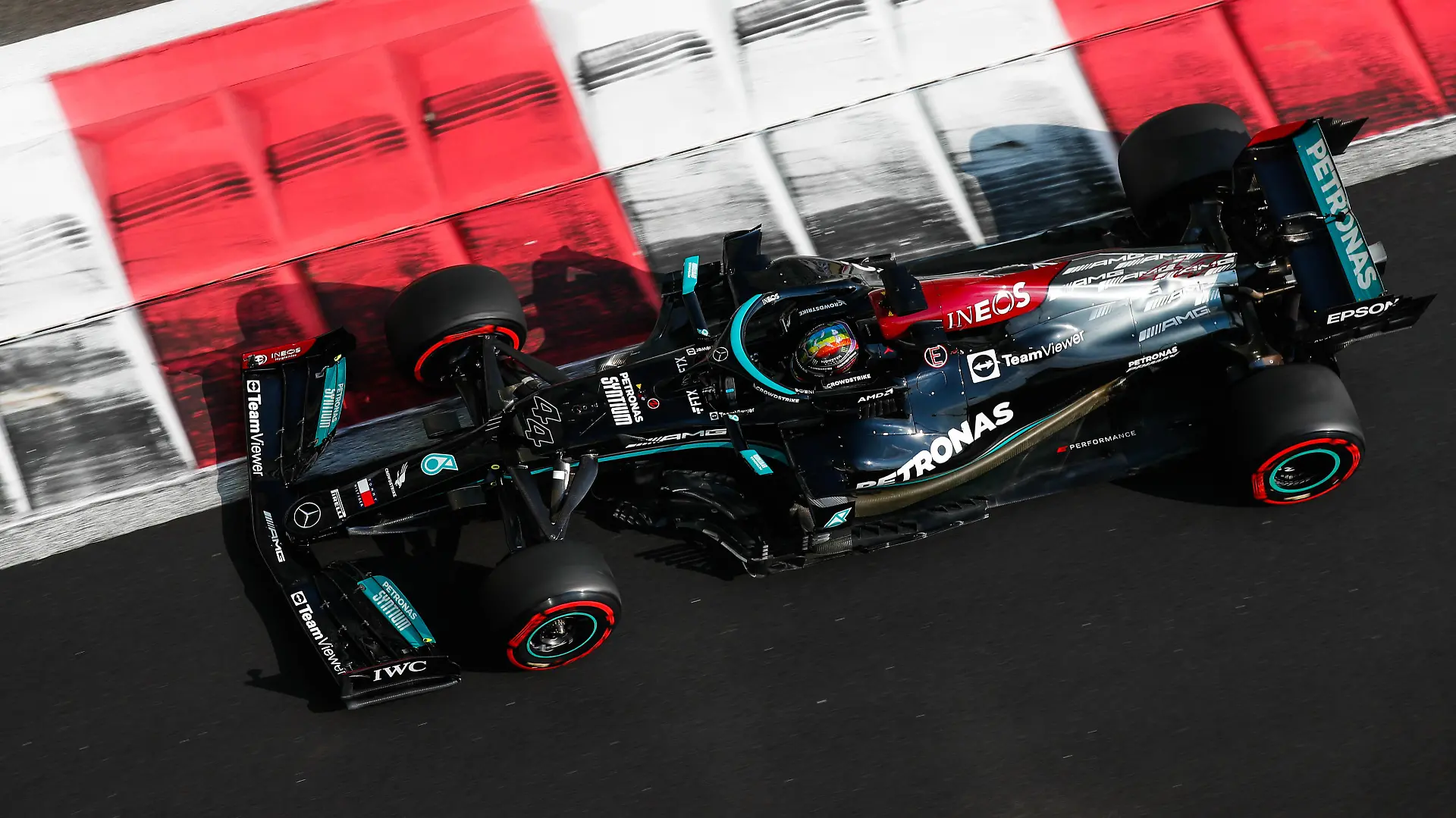 Formula 1 2021: Abu Dhabi GP YAS MARINA CIRCUIT, UNITED ARAB EMIRATES - DECEMBER 11: Sir Lewis Hamilton, Mercedes W12 during the Abu Dhabi GP at Yas Marina Circuit on Saturday December 11, 2021 in Abu Dhabi, United Arab Emirates. Photo by Charles Coates / LAT Images Images PUBLICATIONxINxGERxSUIxAUTxHUNxONLY GP2122_111223_09I4604