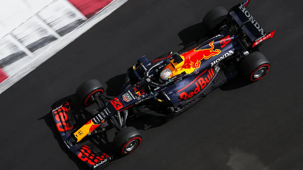 33 VERSTAPPEN Max nld, Red Bull Racing Honda RB16B, action during the Formula 1 Etihad Airways Abu Dhabi Grand Prix 2021, 22th round of the 2021 FIA Formula One World Championship, WM, Weltmeisterschaft from December 10 to 12, 2021 on the Yas Marina Circuit, in Yas Island, Abu Dhabi - F1 - ABU DHABI GRAND PRIX 2021 DPPI/Panoramic PUBLICATIONxNOTxINxFRAxITAxBEL 00121045__V2_8951.JPG