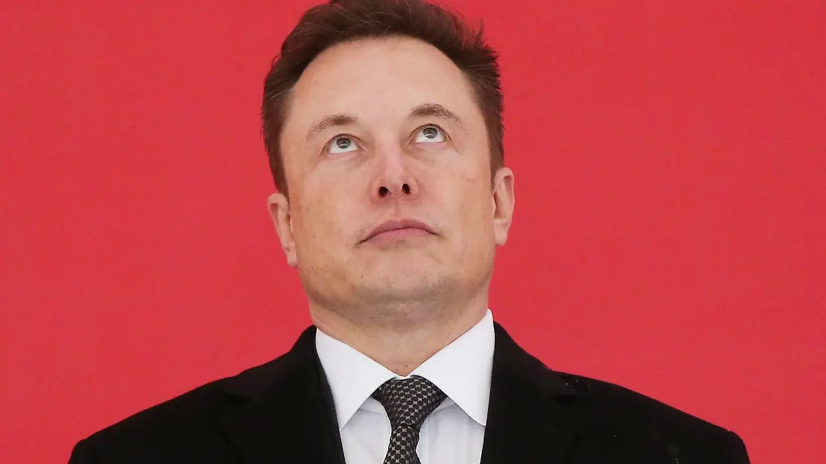 News Bilder des Tages 190107 -- SHANGHAI, Jan. 7, 2019 Xinhua -- Tesla CEO Elon Musk attends the groundbreaking ceremony of Tesla Shanghai Gigafactory in Shanghai, east China, Jan. 7, 2019. U.S. electric carmaker Tesla Inc. on Monday broke ground on its Shanghai factory, becoming the first to benefit from a new policy allowing foreign carmakers to set up wholly-owned subsidiaries in China. The new plant, Tesla s first outside the United States, is located in Lingang Area, a high-end manufacturing park in the southeast harbor of Shanghai. It is designed with an annual capacity of 500,000 electric cars. Tesla signed the agreement with the Shanghai municipal government in July 2018 to build the factory. In October, the company was approved to use an 864,885-square-meter tract of land in Lingang for its Shanghai plant. Xinhua/Ding Ting CHINA-SHAN PUBLICATIONxNOTxINxCHN