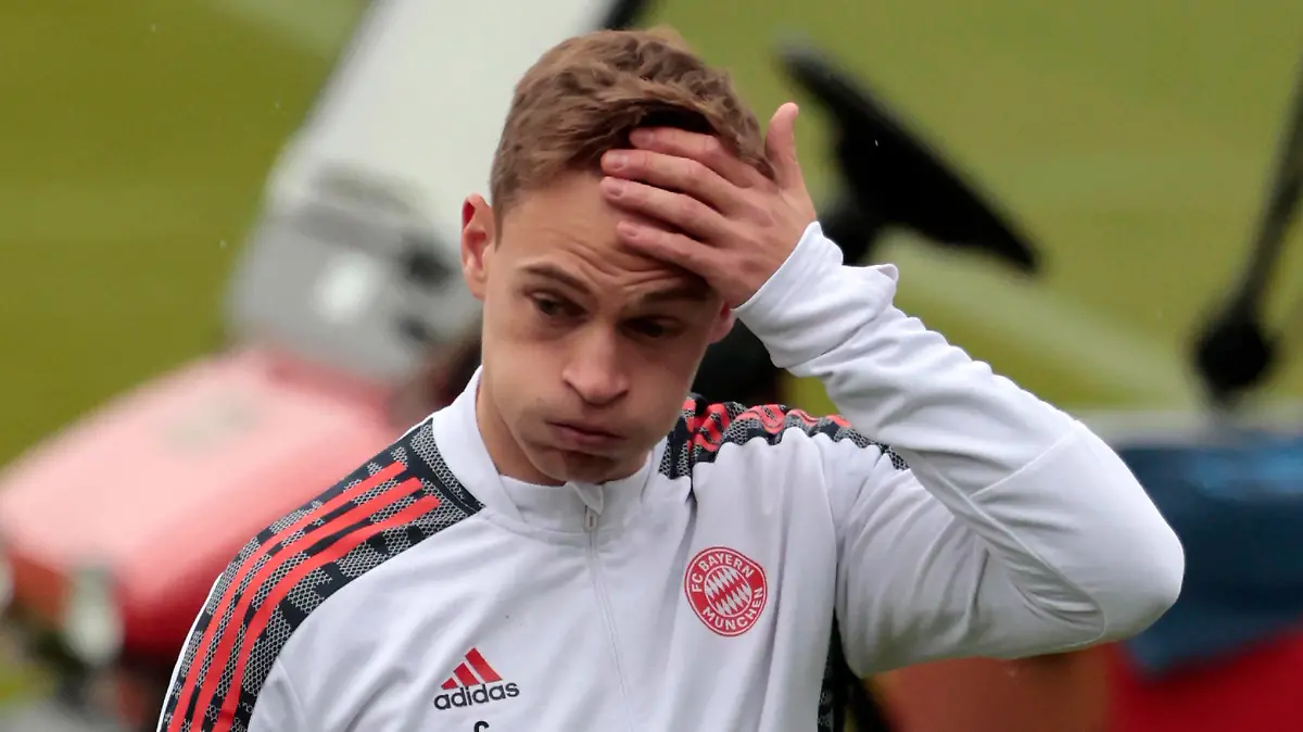  Sport Bilder des Tages 01.11.2021, FC Bayern Muenchen Abschlusstraining, Saebenerstrasse Muenchen, Fussball, im Bild: oje Joshua Kimmich FCB *** 01 11 2021, FC Bayern Muenchen final training, Saebenerstrasse Muenchen, football, in the picture oje Joshua Kimmich FCB