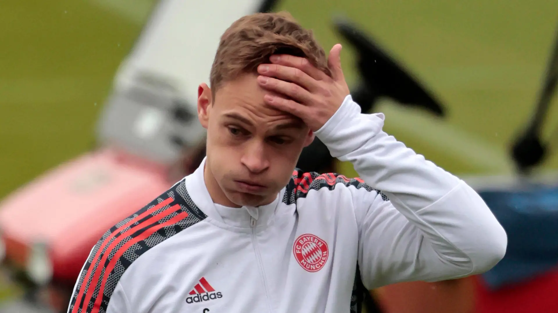 Sport Bilder des Tages 01.11.2021, FC Bayern Muenchen Abschlusstraining, Saebenerstrasse Muenchen, Fussball, im Bild: oje Joshua Kimmich FCB *** 01 11 2021, FC Bayern Muenchen final training, Saebenerstrasse Muenchen, football, in the picture oje Joshua Kimmich FCB