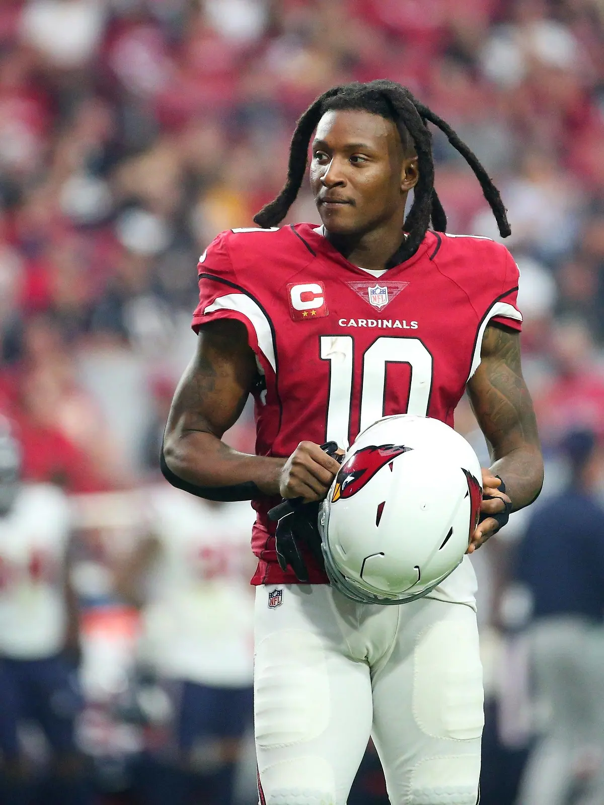 Syndication: Arizona Republic Arizona Cardinals wide receiver DeAndre Hopkins 10 waits during a timeout during the third quarter against the Houston Texans in Glendale on Oct. 24, 2021. , EDITORIAL USE ONLY PUBLICATIONxINxGERxSUIxAUTxONLY Copyright: xMichaelxChow/ThexRepublicx 20760435