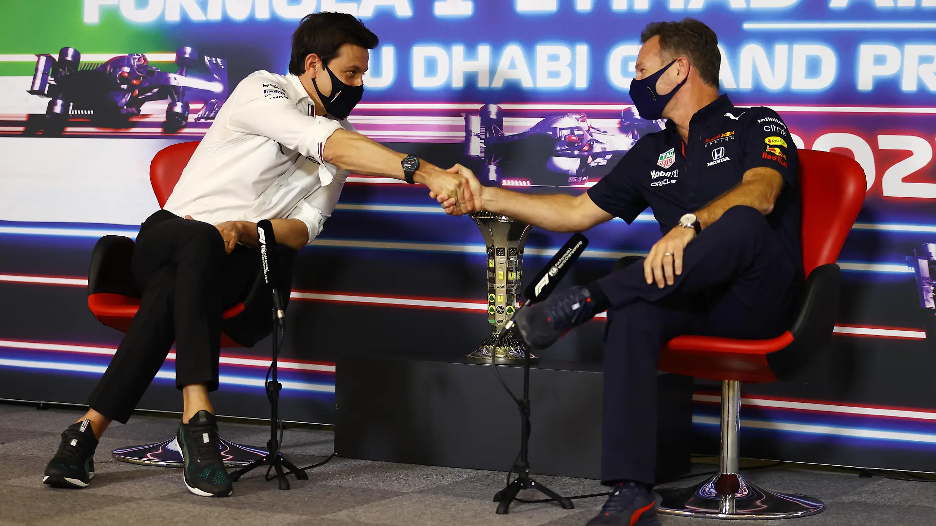 F1 Grand Prix of Abu Dhabi Toto Wolff AUT, Mercedes-AMG Petronas F1 Team, Christian Horner GBR, Red Bull Racing, F1 Grand Prix of Abu Dhabi at Yas Marina Circuit on December 10, 2021 in Abu Dhabi, United Arab Emirates. Photo by Bryn Lennon/Getty Images/FIA Pool via HOCH ZWEI Abu Dhabi Yas Marina Circuit United Arab Emirates Poolfoto HOCH ZWEI/Pool/Getty Images ,EDITORIAL USE ONLY