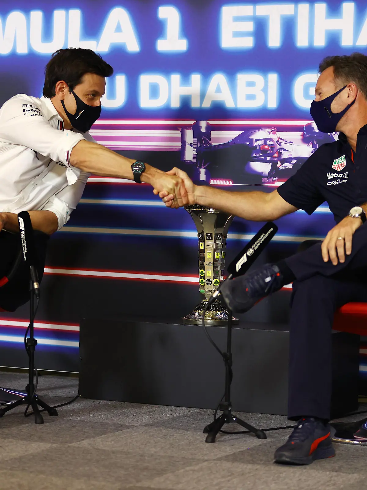  F1 Grand Prix of Abu Dhabi Toto Wolff AUT, Mercedes-AMG Petronas F1 Team, Christian Horner GBR, Red Bull Racing, F1 Grand Prix of Abu Dhabi at Yas Marina Circuit on December 10, 2021 in Abu Dhabi, United Arab Emirates. Photo by Bryn Lennon/Getty Images/FIA Pool via HOCH ZWEI Abu Dhabi Yas Marina Circuit United Arab Emirates Poolfoto HOCH ZWEI/Pool/Getty Images ,EDITORIAL USE ONLY