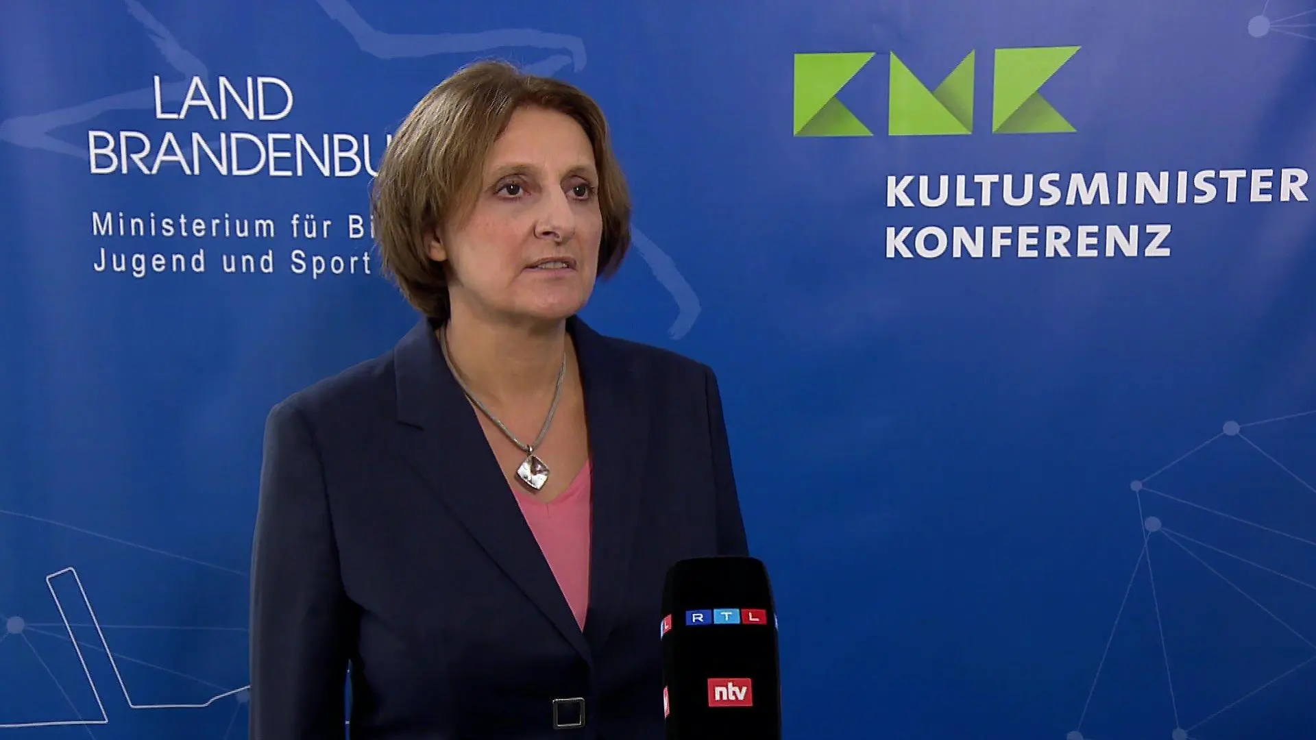 Die Vorsitzende der Kultusministerkonferenz, Brandenburgs Bildungsministerin Britta Ernst (SPD)