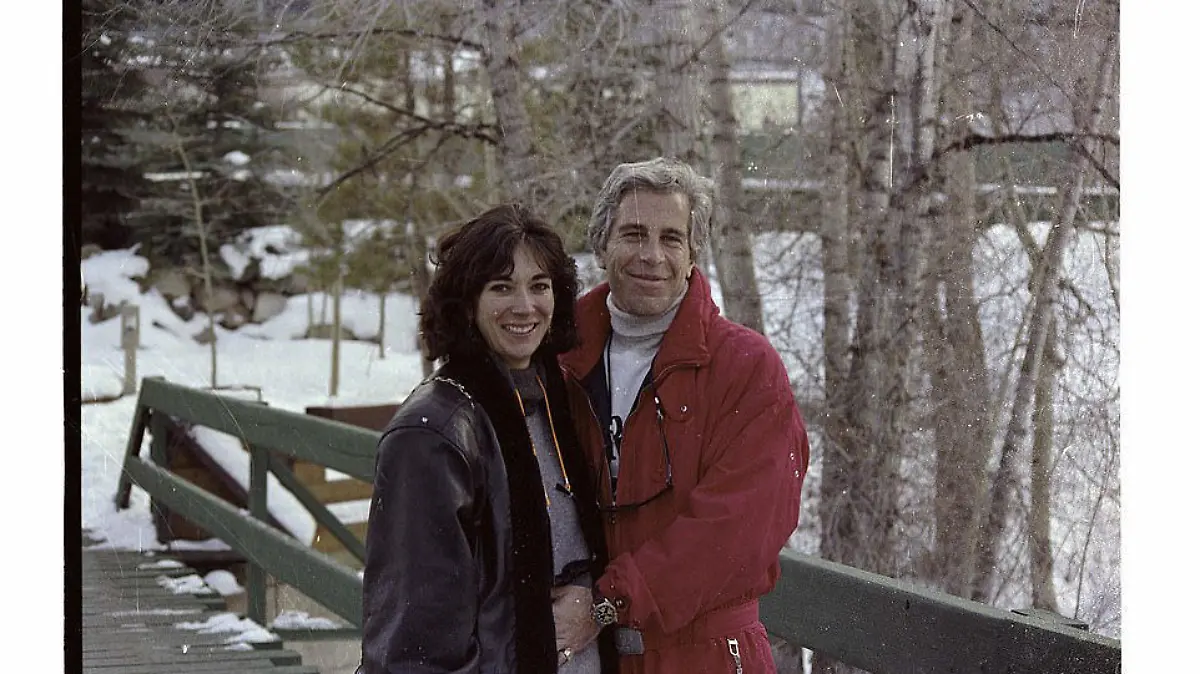 Another photo shows Epstein with his hand on Maxwell's stomach. Though Maxwell has never been known to be a mother, accuser Carolyn testified Tuesday that she saw a nude photo of Maxwell pregnant - The prosecution in Maxwell's sex trafficking trial has submitted dozens of FBI photos from the 2005 raid of his Palm Beach mansion and 2019 raid of the late financier's Manhattan home - Photo supplied by CAPITAL PICTURES. Service fee applies. see special instructions. CAP/PLF Image supplied by PLF/Capital Pictures