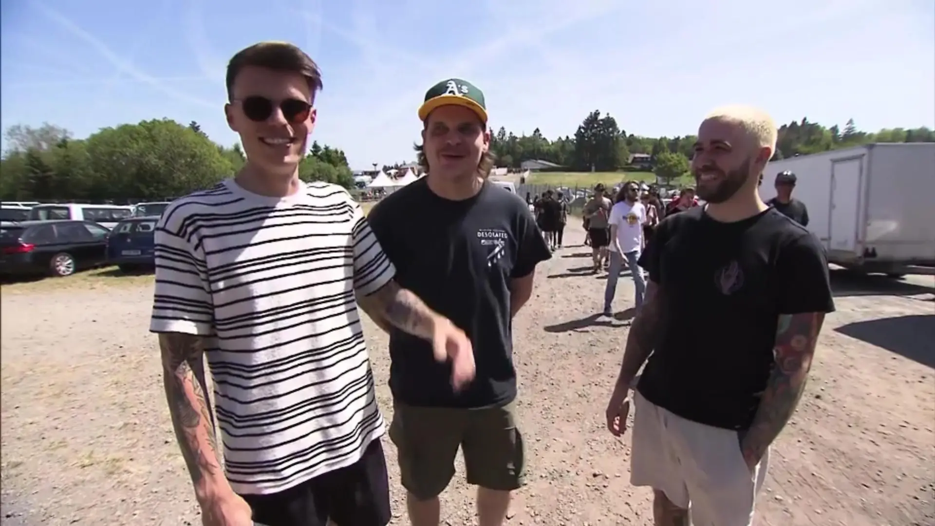 Sehen aus wie Fans, sind aber eine Band: "Friends don't lie" aus Frankfurt