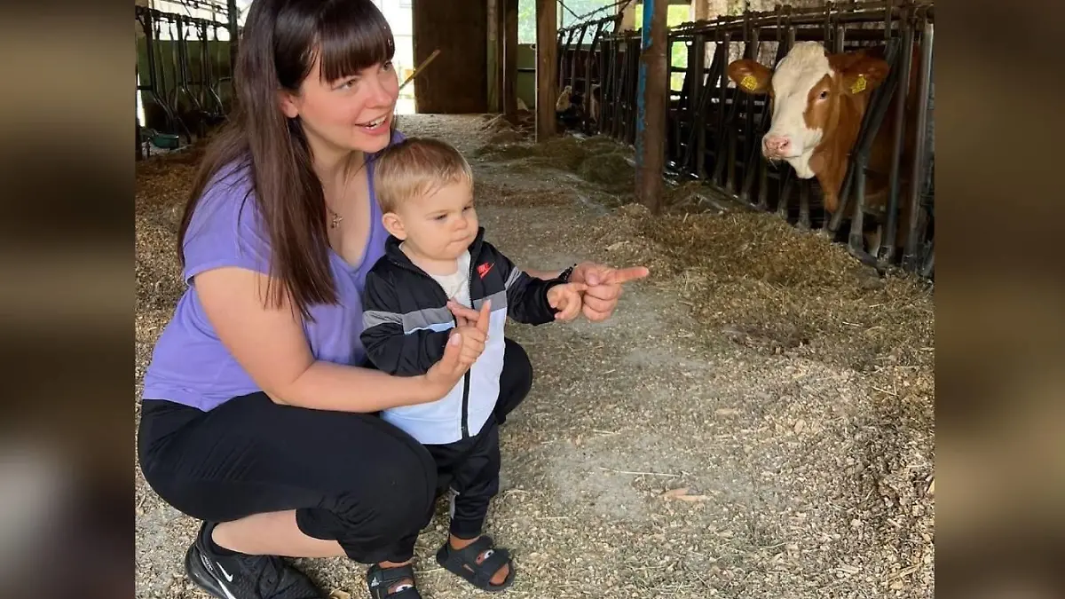 Karolina Deiß (28) mit Sohn Leon.