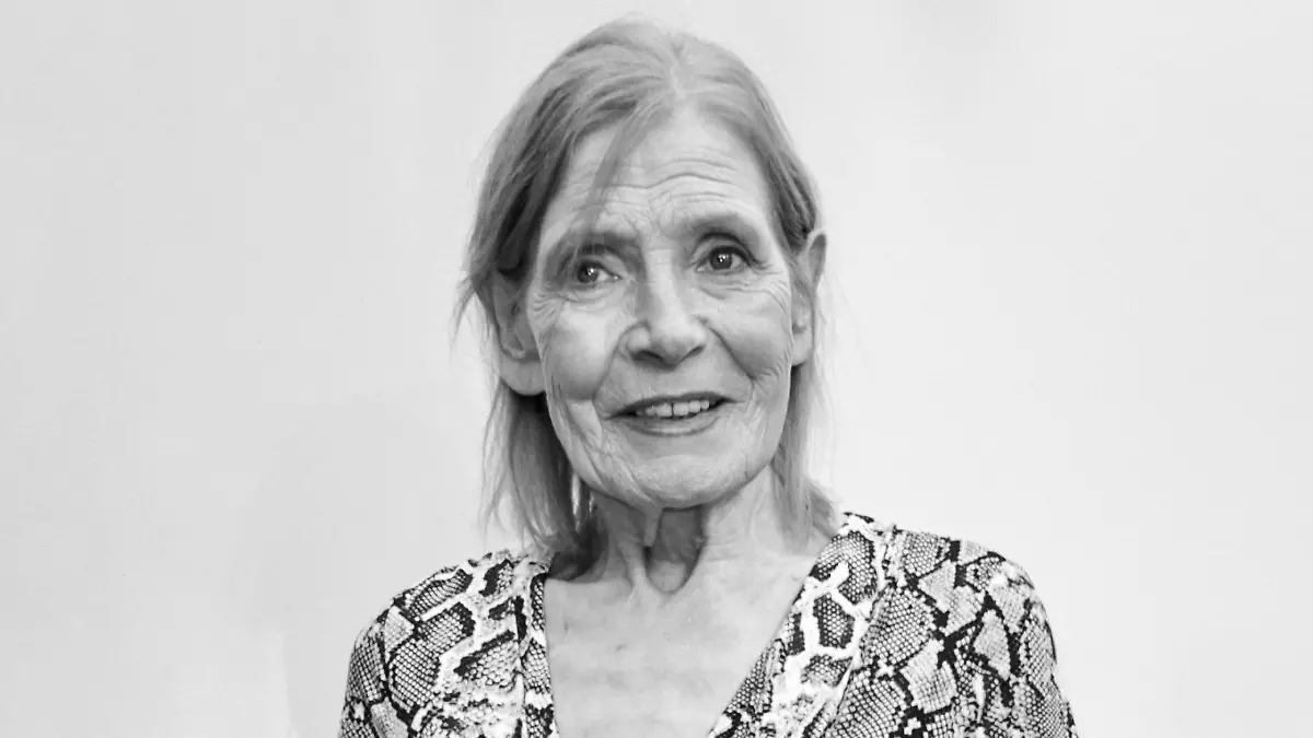ARCHIV - 19.08.2019, Berlin: Margit Carstensen, Schauspielerin und Preisträgerin des Götz George Preises 2019, kommt zur Verleihung. (zu dpa: «Schauspielerin Margit Carstensen mit 83 Jahren gestorben») Foto: Annette Riedl//dpa +++ dpa-Bildfunk +++