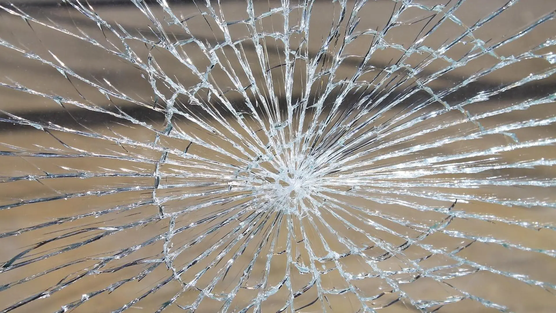 Vermutlich 245 Autohalter müssen sich über den Autoschreck von Hamburg ärgern (Symbolbild).
