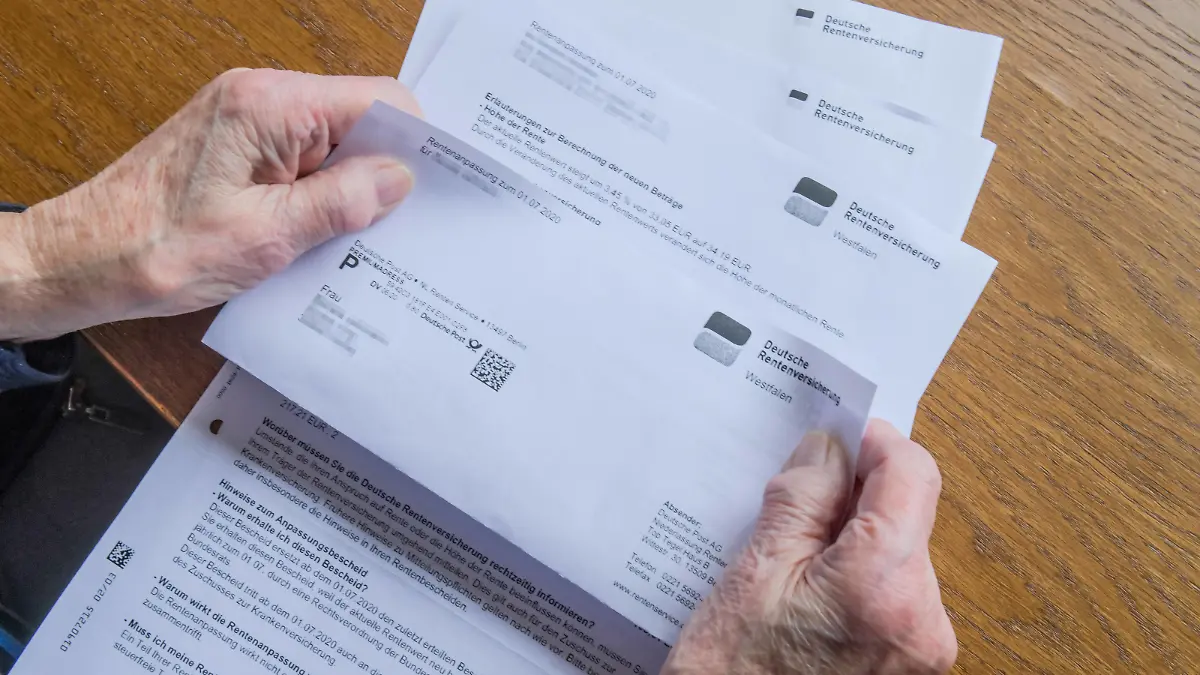  Seniorin, Rentenbescheid *** senior citizen, pension notice