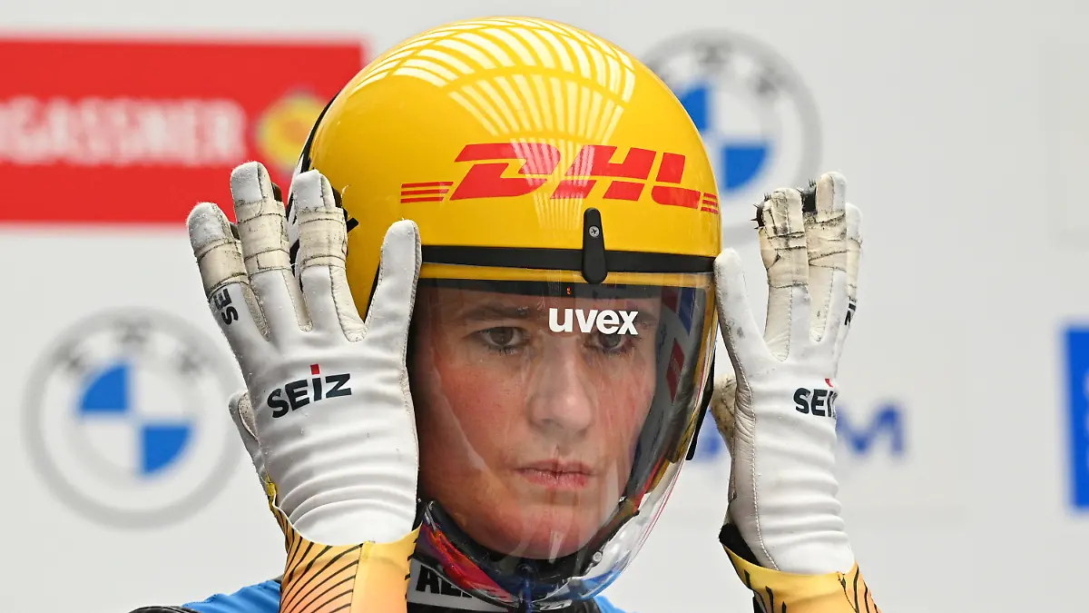 05.12.2021, Russland, Sotschi: Rodeln: Weltcup, Einsitzer, Frauen: Natalie Geisenberger aus Deutschland bereitet sich auf den Wettbewerb vor. Foto: Ekaterina Lyzlova/AP/dpa +++ dpa-Bildfunk +++