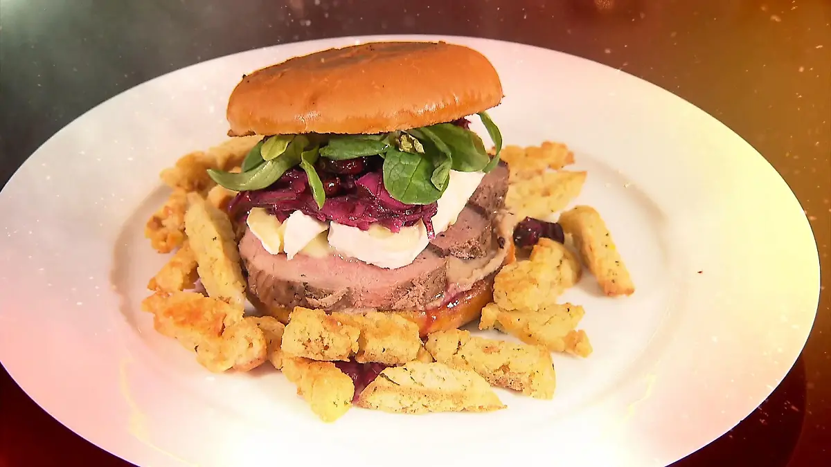 Christmas Burger mit Knödel-Fries und Bratapfel-Tiramisu Schnelles Weihnachtsmenü