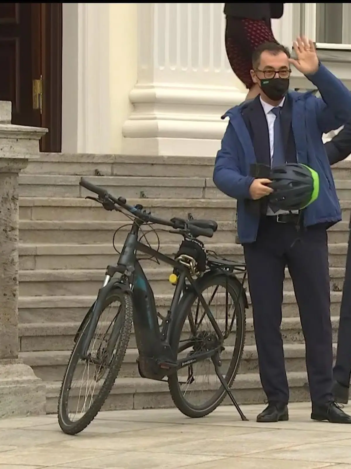 Cem Özdemir nimmt lieber das Fahrrad als den Dienstwagen!