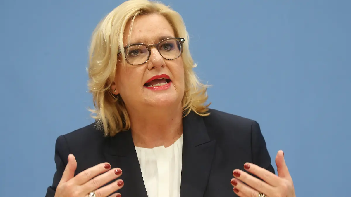 ARCHIV - 14.03.2023, Berlin: Eva Högl (SPD), Wehrbeauftragte des Deutschen Bundestages, stellt vor der Bundespressekonferenz ihren Jahresbericht für 2022 vor. (Zu dpa "Wehrbeauftragte schlägt Rückkehr der Musterung vor") Foto: Wolfgang Kumm/dpa +++ dpa-Bildfunk +++