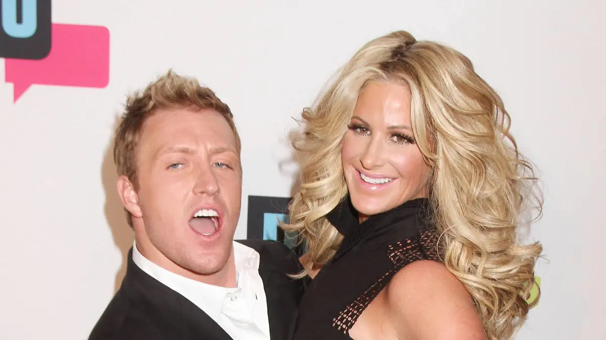 April 3, 2013 - New York, New York, U.S. - Reality stars KROY BIERMANN and KIM ZOLCIAK attend the 2013 Bravo Upfront held at Pillars 37 Studios. PUBLICATIONxINxGERxSUIxAUTxONLY - ZUMAk03
April 3 2013 New York New York U S Reality Stars Kroy Biermann and Kim Zolciak attend The 2013 Bravo Upfront Hero AT Pillars 37 Studios PUBLICATIONxINxGERxSUIxAUTxONLY ZUMAk03