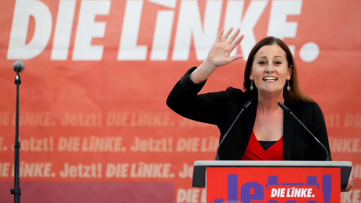 Germany's co-leader of the left wing party Die Linke Janine Wissler, top candidate for the September general election, campaigns in Munich, Germany, September 17, 2021. REUTERS/Michaela Rehle