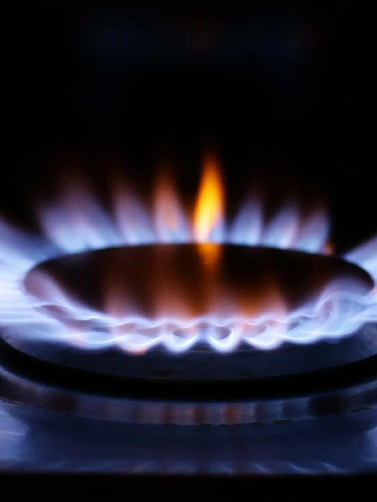 Increase to energy price cap. File photo dated 28/2/2015 of a lit ring on a gas hob at a home in north London. An increase to Ofgem's energy price cap "could not be coming at a worse time", charities have warned, as energy deals have reached their highest cost in more than two years. Issue date: Thursday August 5, 2021. Industry experts are expecting the regulator to increase the price cap by around £150 on Friday, the highest increase yet. See PA story CONSUMER Energy. Photo credit should read: Yui Mok/PA Wire URN:61448473