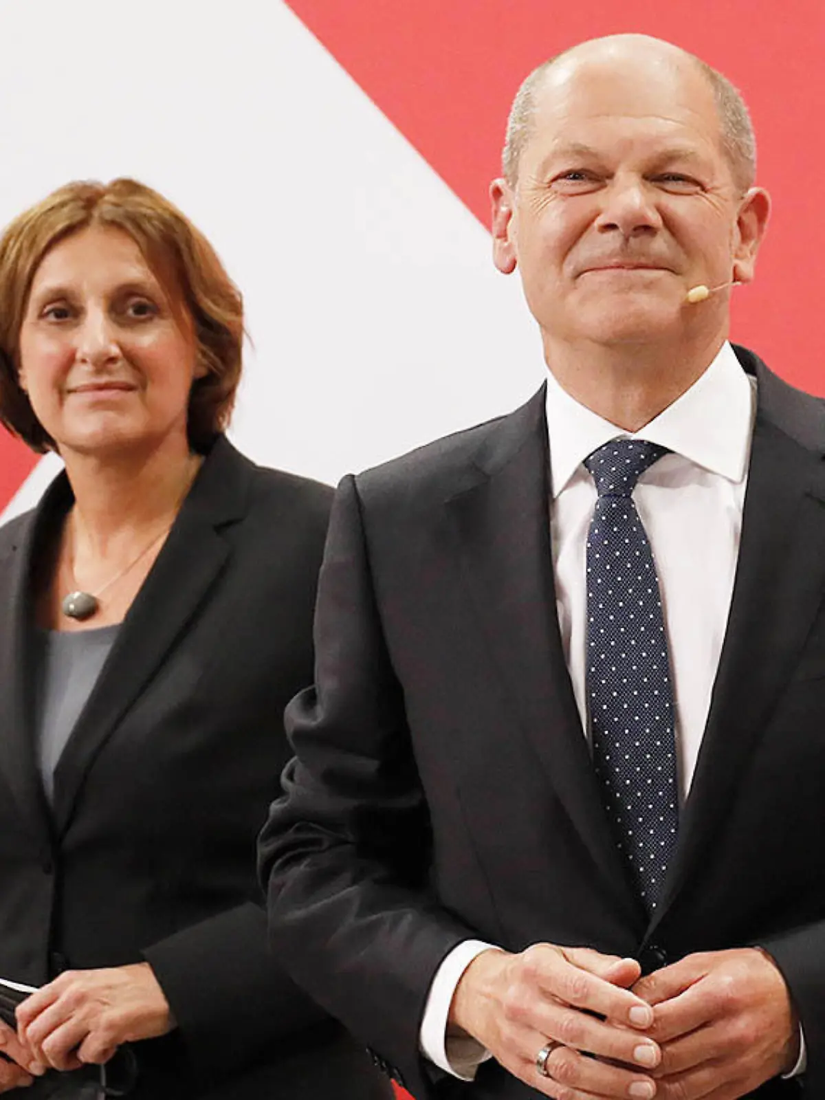 Britta Ernst ist die Frau an Olaf Scholz' Seite: Wer ist die neue Kanzlergattin?