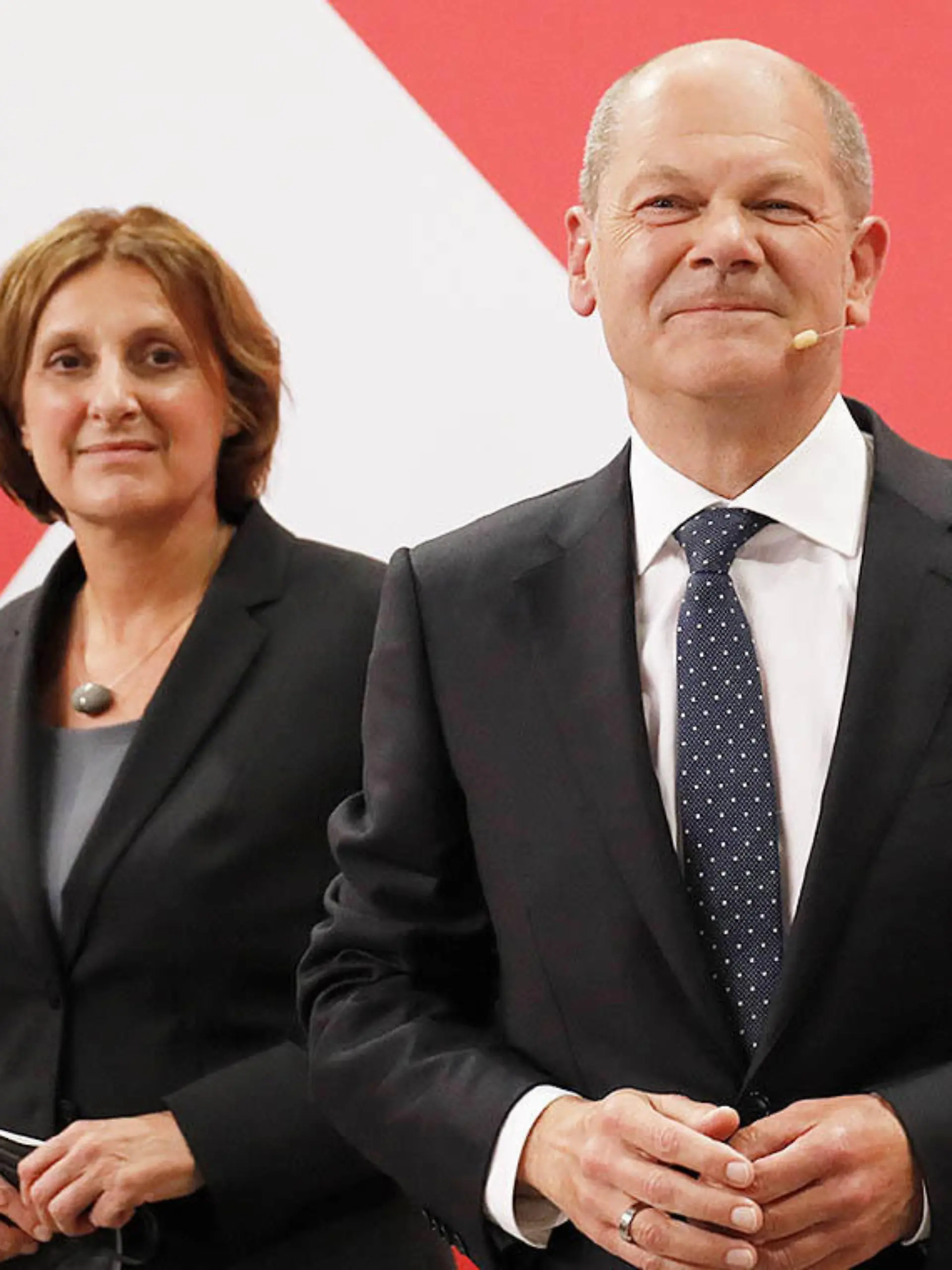 Britta Ernst ist die Frau an Olaf Scholz' Seite: Wer ist die neue Kanzlergattin?