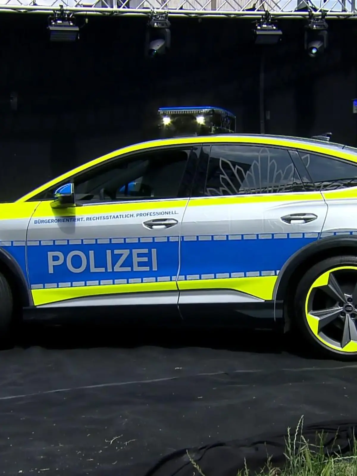 Bild zu: "Streifenwagen der Zukunft"