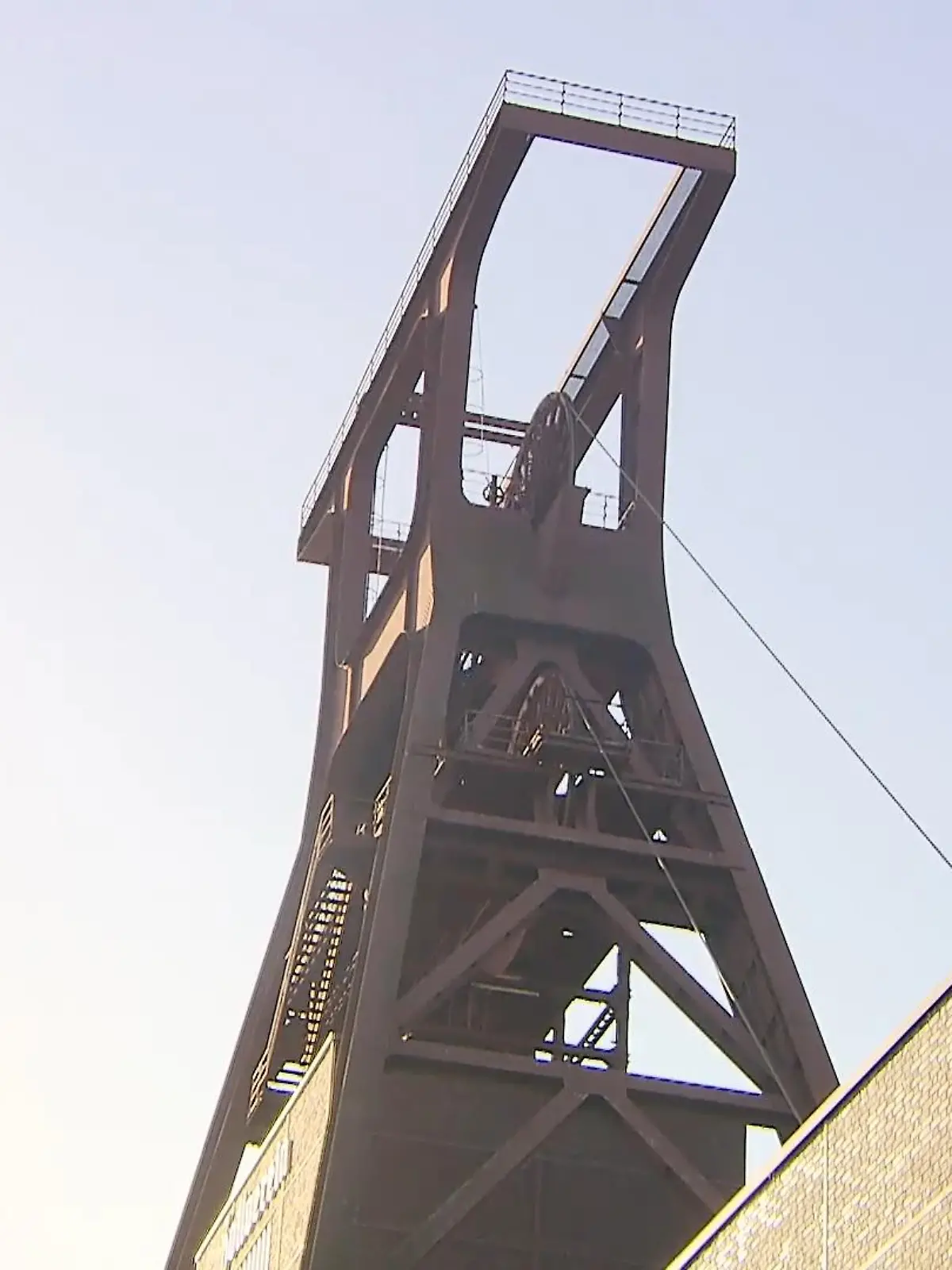 Bild zu: "Ina Scharrenbach auf Zeche Zollverein"
