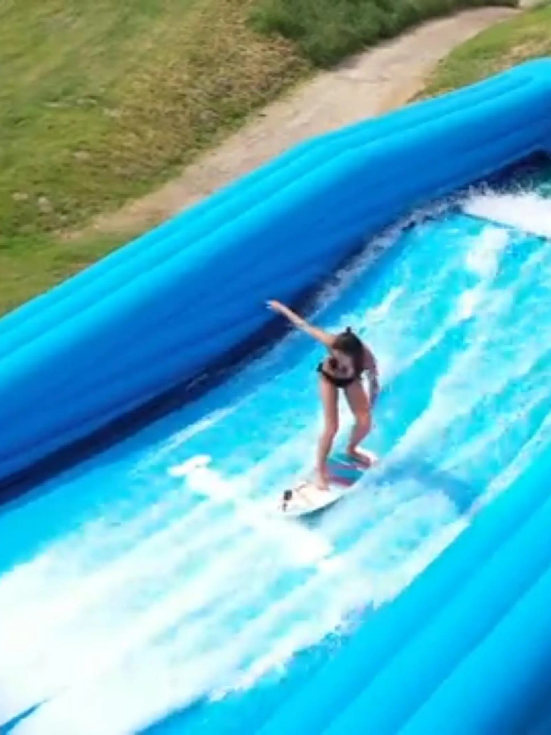 Bild zu: "Surfwelle in Therme Euskirchen"