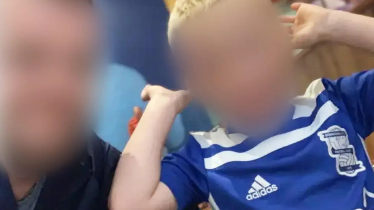 Thomas Hughes aus England gestand den Mord an seinem sechsjährigen Sohn vor Gericht.